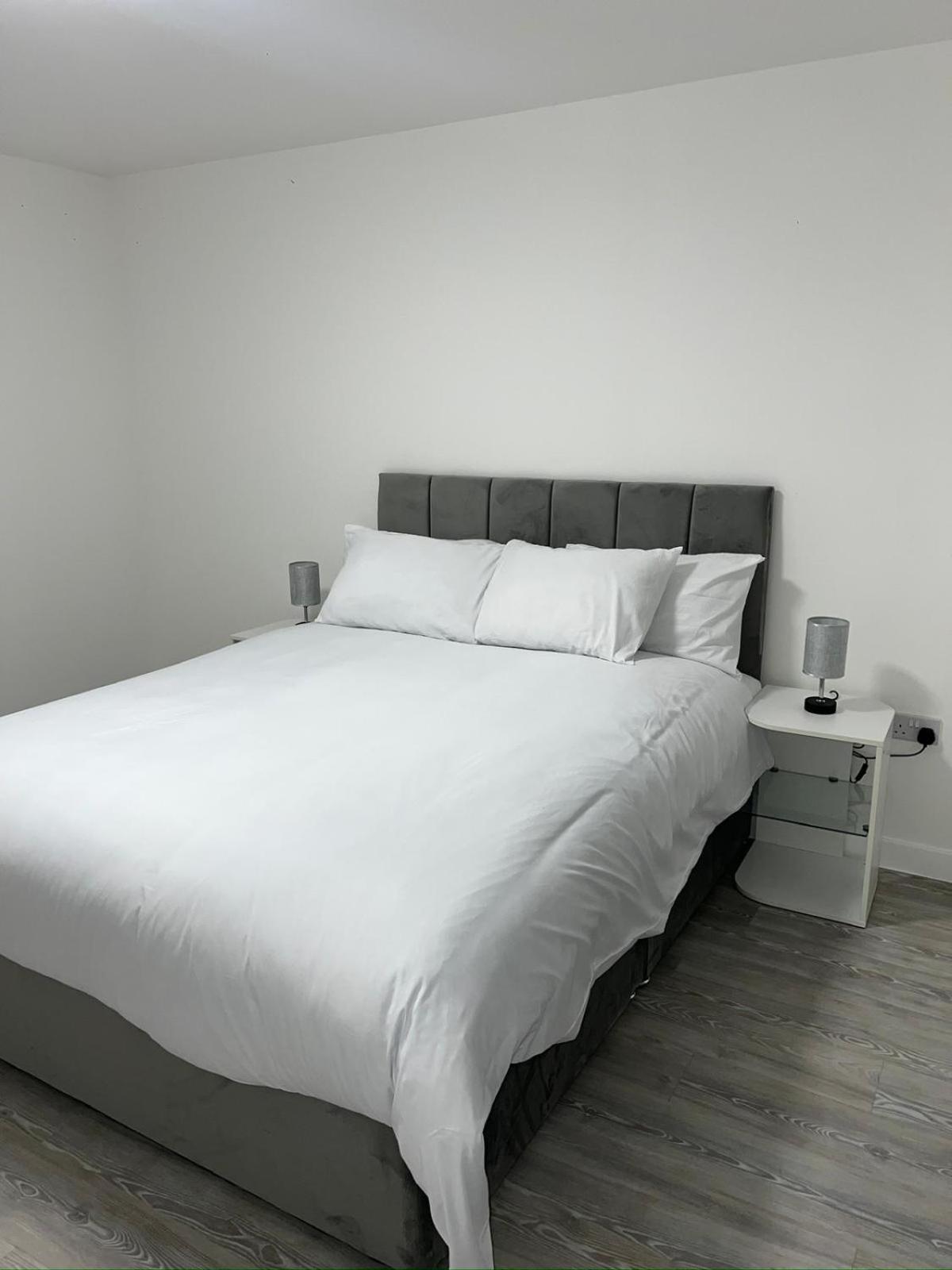 Serenity Waterfront 2 Bed Apartment Northfleet Eksteriør billede