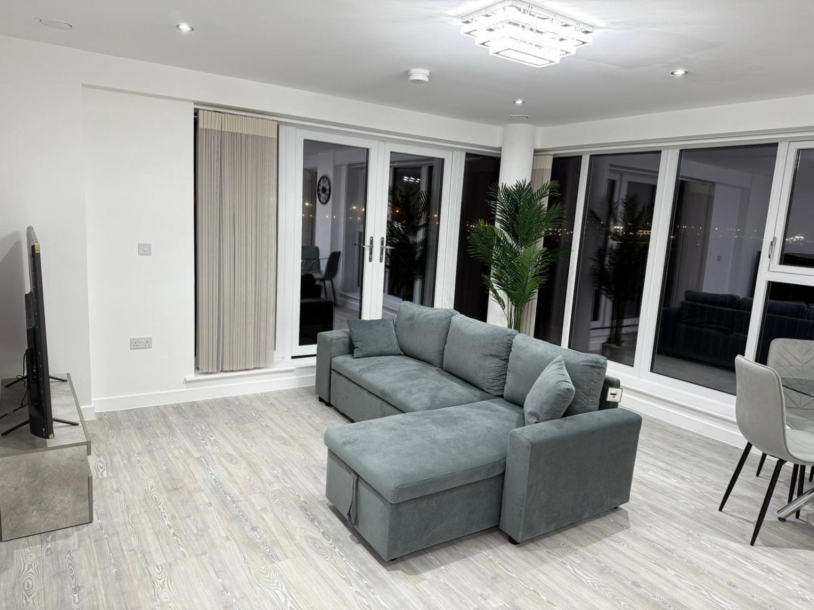 Serenity Waterfront 2 Bed Apartment Northfleet Eksteriør billede