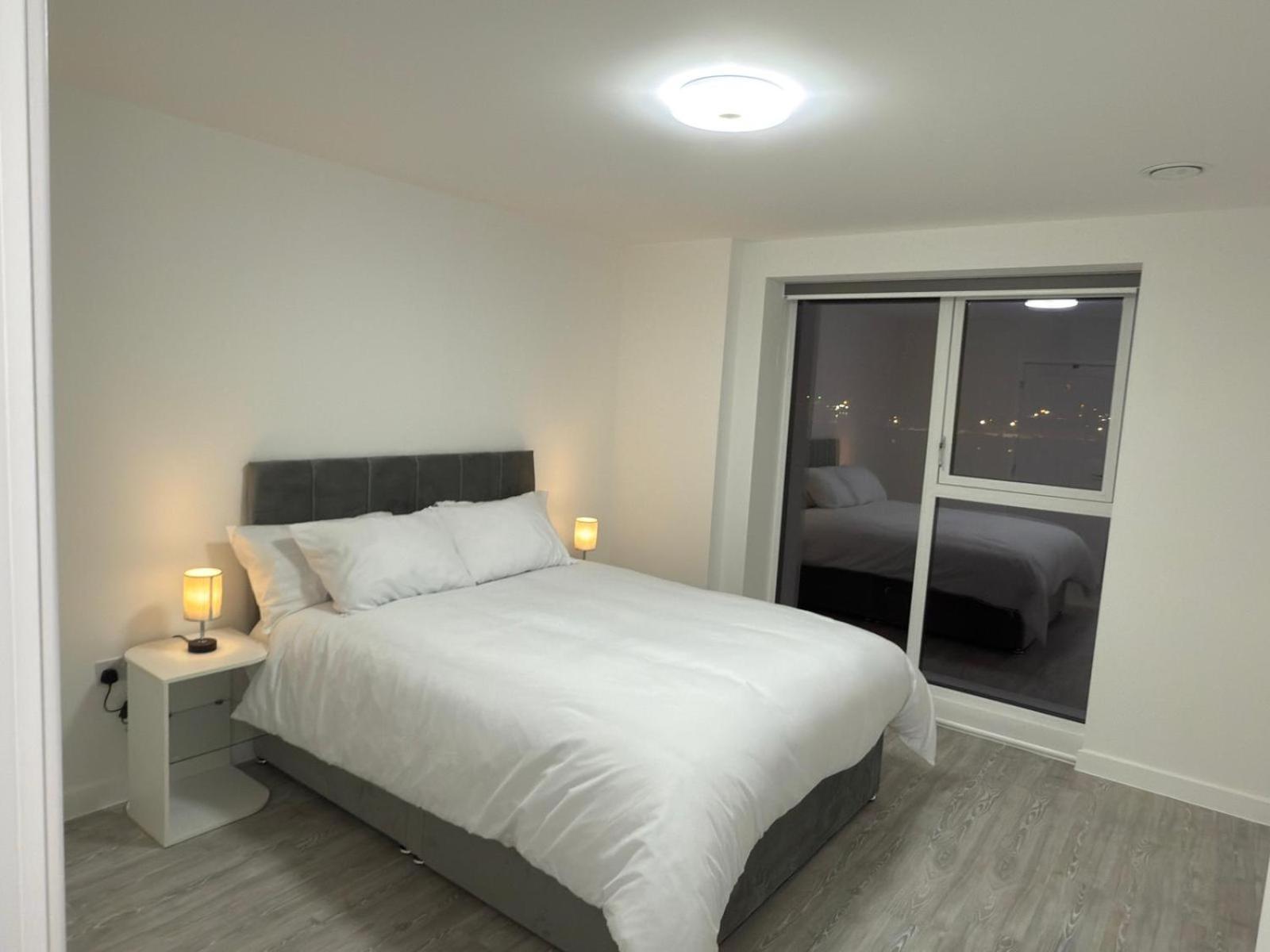 Serenity Waterfront 2 Bed Apartment Northfleet Eksteriør billede