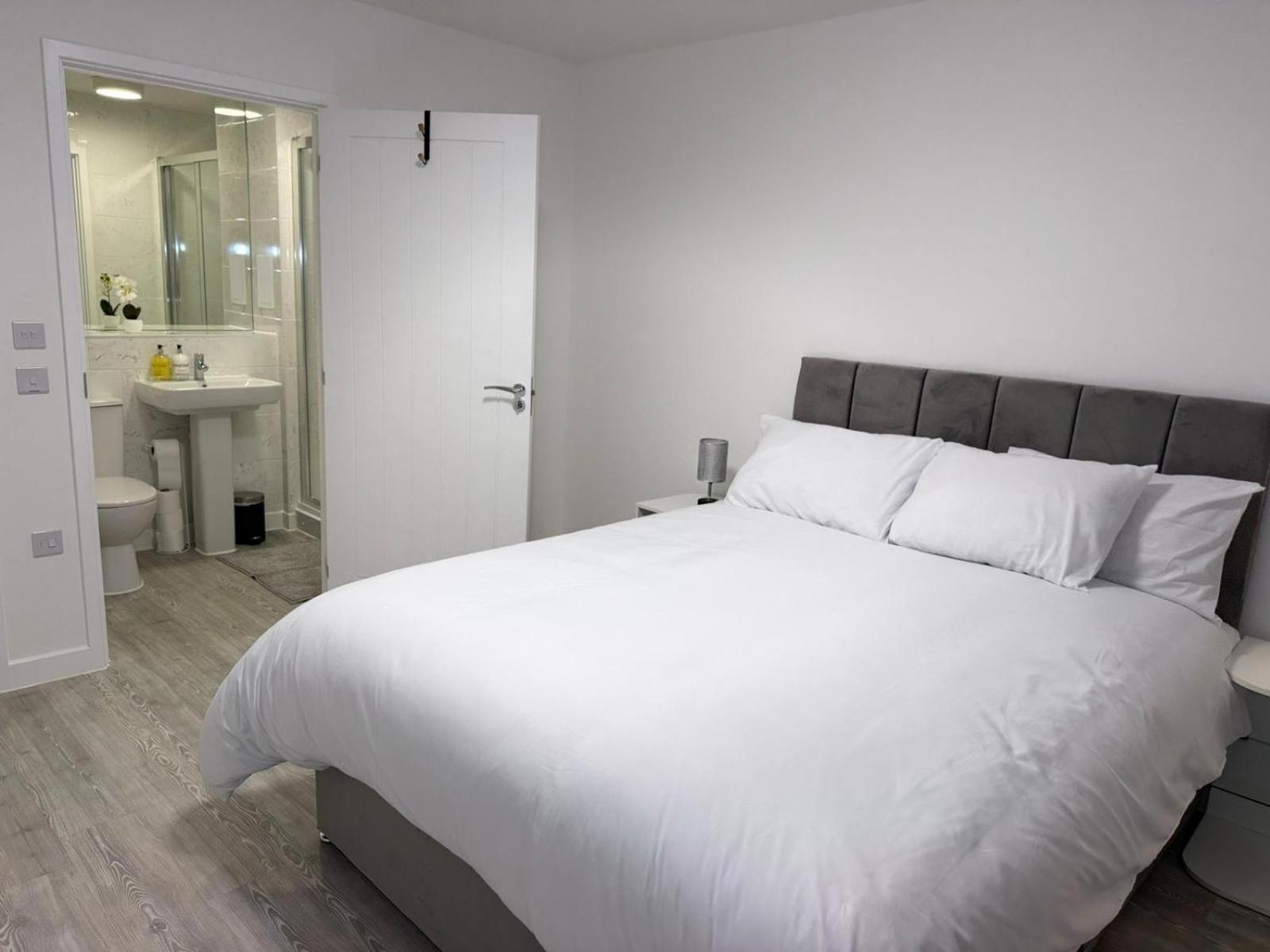 Serenity Waterfront 2 Bed Apartment Northfleet Eksteriør billede